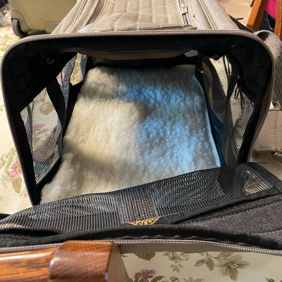 Snoozer The Cooper Four Wheeled Pet Bag 85110 - Picture 9 of 9